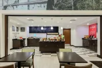 Hampton Inn & Suites Wheeling-The Highlands Hotels in Triadelphia