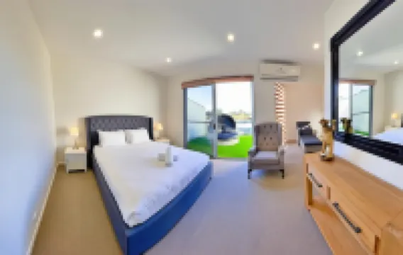Phillip Island Towers