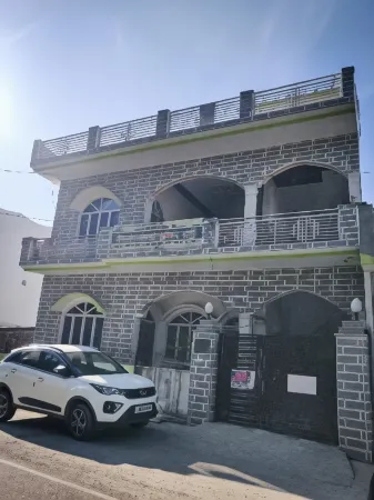 Gaharwar Home Stay Отели рядом с Аэропорт Дехрадун