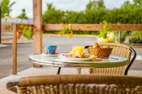 Greet Hotel Belleville en Beaujolais A6 Hotel a Saint-Trivier-sur-Moignans