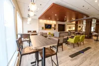 Holiday Inn Express & Suites DAYTON EAST - BEAVERCREEK by IHG Hotels in Xenia