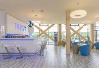 West City Hotel - Airport Shuttle