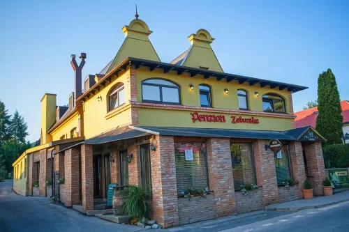 Penzión Wellness & Restaurant Zoborská, Free Parking Hotels in Nitra