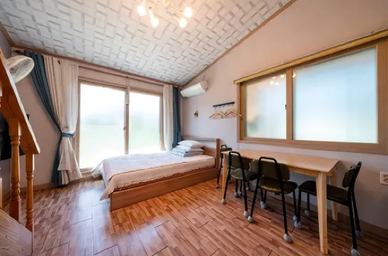 Yeoncheon Seonnyeobawi Pension