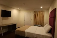 The Hamlet Inn at Warwick Hotels in Warwick