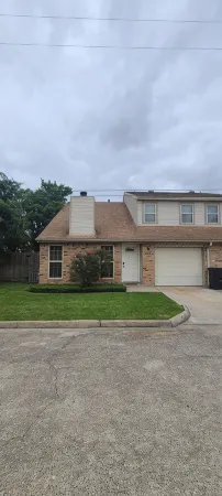 Modern Secluded 2 BR 1.5 Bath