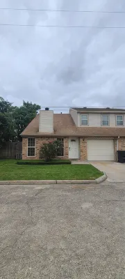 Modern Secluded 2 BR 1.5 Bath