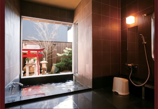 Takashimaya의 조용한 객실 내부