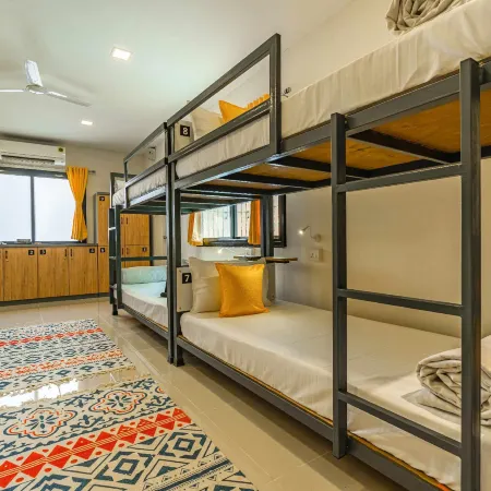 Zostel Pune (Viman Nagar) Отели рядом с Аэропорт Логеджаон