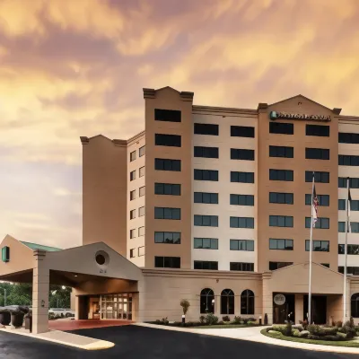 Embassy Suites by Hilton Raleigh Crabtree Hotel in zona Church Street Park