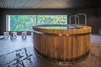WellnessHostel4000 - Hot Tub