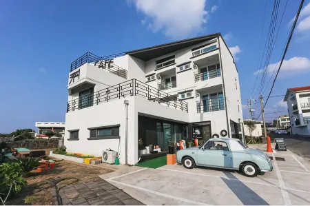 6pm Pension Отели рядом с достопримечательностью «Aewol Coast Road»