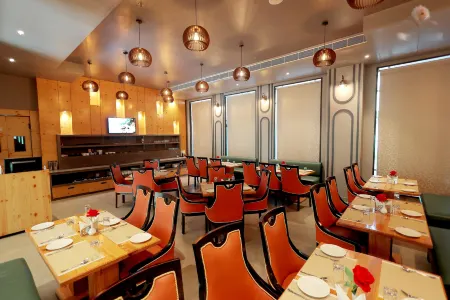 The Forest Hill Hotel Отели рядом с достопримечательностью «Piran Kaliyar Sharif»