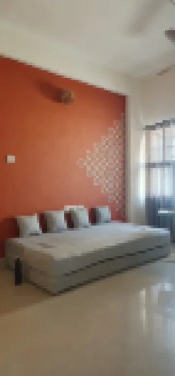 Convenient shared room in a 2bhk with all amenities at value in central Chennai.