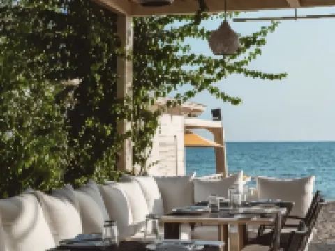 Plaza Resort Hotels in Saronikos