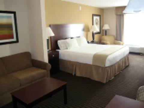 Holiday Inn Express & Suites SIDNEY by IHG