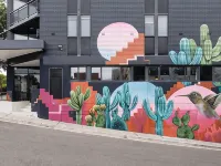 Hotel Hacienda Отели рядом с достопримечательностью «Чиппендейл»