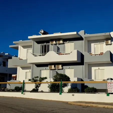Yiannis Apartments Отели рядом с достопримечательностью «Крепость Антимахия»