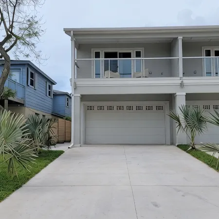Amazing Lagoon Views and Sunsets!Private Pool!Quiet Street! Sleeps 14!