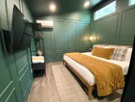 The Patsy at High Bank – Cozy Elk Riverfront Tiny Cabin in Scenic Noel, MO