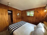 2 Bdrm Cozy Cottage #1 -Water Access and Dock on Lake Winnipesaukee - Meredith - Wifi
