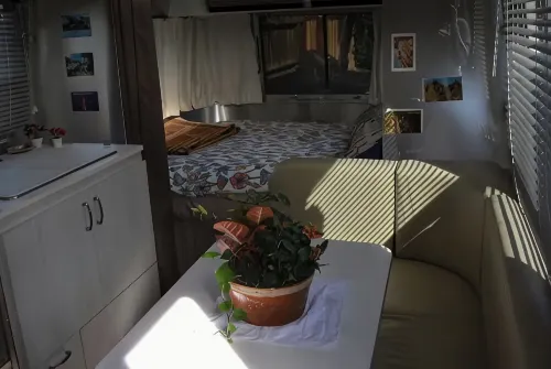 Cozy Airstream Escape, Hot Tub & Lights