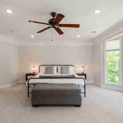 NEW!! Cozy Arlington Home Near DC Rooms