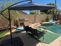 Backyard Oasis near downtown - สระว่ายน้ำส่วนตัว