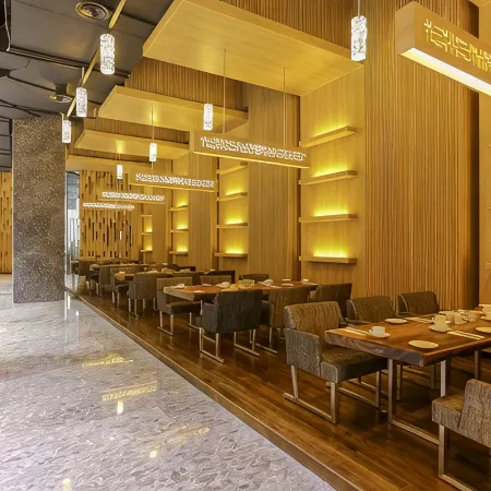 Grand Mercure Jakarta Kemayoran Отели рядом с достопримечательностью «Пляж Ancol»
