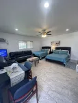 Comfortable  nice big studio. With full kitchen - โฮมสเตย์