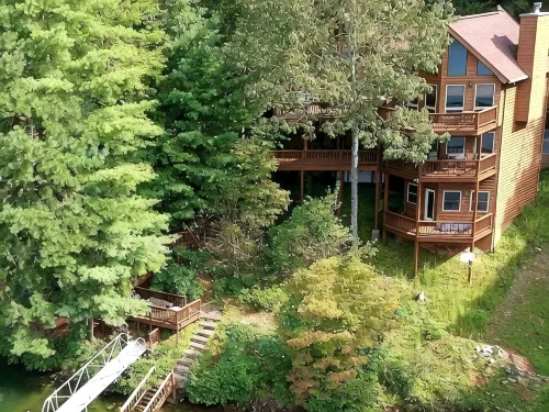 Lake Santeetlah Family Retreat: 4BR/4.5BA w/ Kayaks & Grills