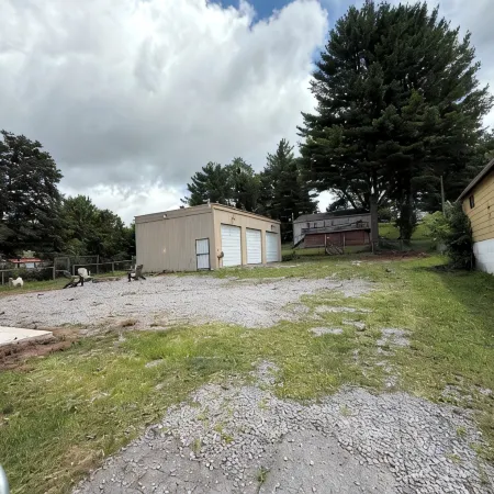 Big Country Escape - Spacious & Cozy Family Retreat Near Hatfield & McCoy Trails