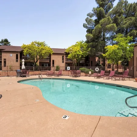 ~Red Rock Sanctuary w/Views~Pool~BBQ~Cozy~Clean~