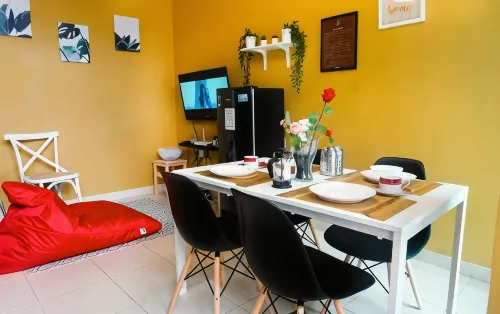 Tropical Boutique Batu Villa, Near Museum Angkut - bar
