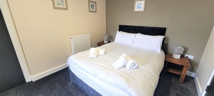 Friary House Serviced Apartments by Roomsbooked - 24Hr Reception Hotels in Gloucester
