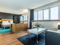 Radisson Blu Hotel, Hamburg Hotels near Hoheluft-West