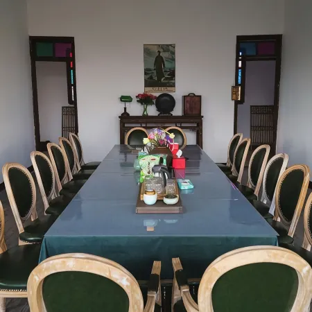 Jinglu Hostel