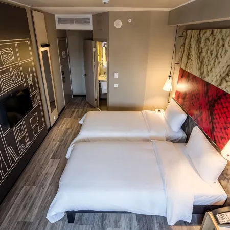 Ibis Istanbul Tuzla Hotel Отели рядом с достопримечательностью «Станция метро Pendik»