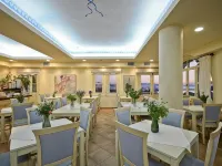 Hotel Grotta Hotels near شاطئ بلاكا