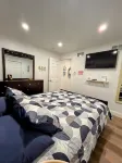 Summer Breezes Holiday: A Charming Suite Near Florida's Best Beaches - Wifi