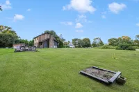 Stunning Farmhouse - Private Pool & Vintage Arcade - Close to Newport & Beaches - 4つ星