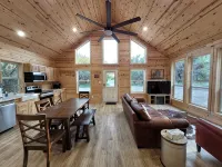 Slow Your Roll - Luxury cabin close to Granbury, Glen Rose, and Stephenville