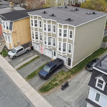 Modern Downtown Home - Garage & Parking - St Johns