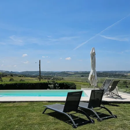 Casa do Moinho, between the Lagoon and Óbidos Castle