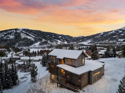 Big Sky Basin - Ski-in/Out, Hot Tub & Game Room
