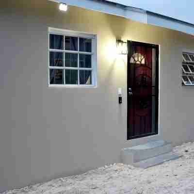 Beautifully Spacious 1BDR/ FREE PARKING Hotel Exterior