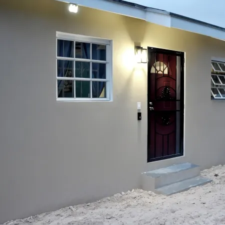 Beautifully Spacious 1BDR/ FREE PARKING
