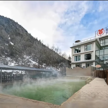 Kangding Yala Hot Spring Hotel