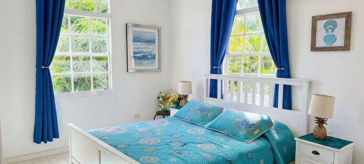 Lovely 2 Bed/2Bath Apartment, a/C, Veranda, Garden, 10 Mins to Hastings Beach Hotels in Bridgetown