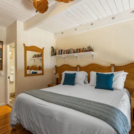 Beautiful, Family Friendly 2 Br 2Ba Across Street From Beach.